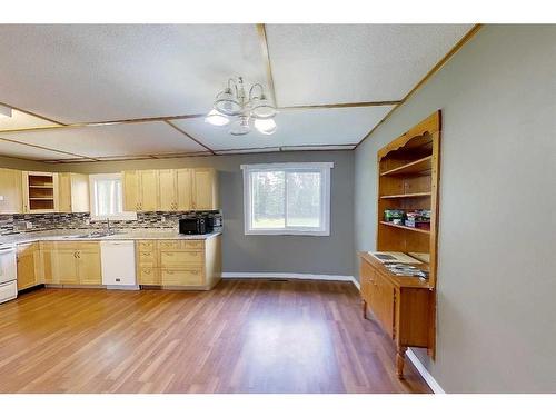 6603 5 Avenue, Edson, AB - Indoor Photo Showing Kitchen