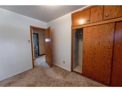 102 Willow Drive, Hinton, AB - Indoor Photo Showing Other Room