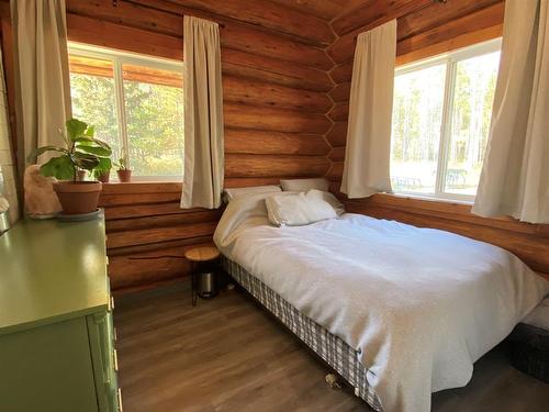583013 Range Road 120, Rural Woodlands County, AB - Indoor Photo Showing Bedroom