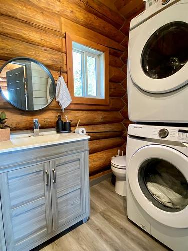 583013 Range Road 120, Rural Woodlands County, AB - Indoor Photo Showing Laundry Room