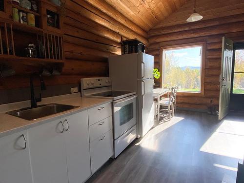 583013 Range Road 120, Rural Woodlands County, AB - Indoor Photo Showing Kitchen