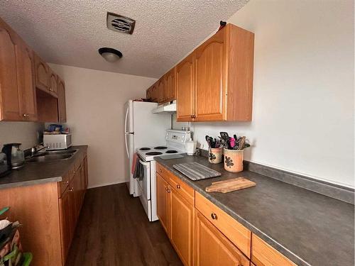 4816 A&B 54 Street, Athabasca, AB - Indoor Photo Showing Kitchen
