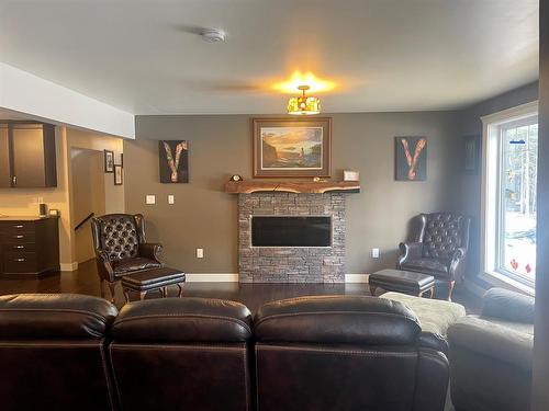 17017 Township Road 542, Rural Yellowhead County, AB - Indoor Photo Showing Living Room With Fireplace
