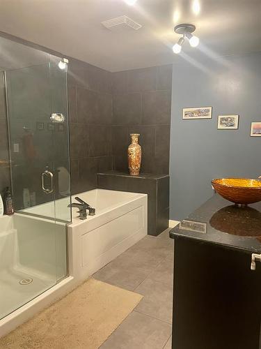 17017 Township Road 542, Rural Yellowhead County, AB - Indoor Photo Showing Bathroom