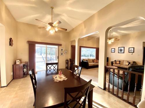 2-590063 Range Road 113A, Rural Woodlands County, AB - Indoor Photo Showing Dining Room