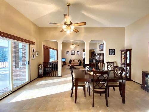 2-590063 Range Road 113A, Rural Woodlands County, AB - Indoor Photo Showing Dining Room