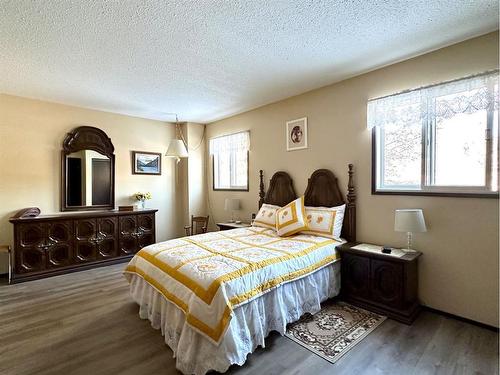 2-590063 Range Road 113A, Rural Woodlands County, AB - Indoor Photo Showing Bedroom