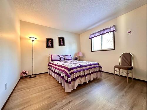 2-590063 Range Road 113A, Rural Woodlands County, AB - Indoor Photo Showing Bedroom