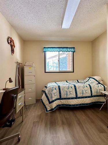 2-590063 Range Road 113A, Rural Woodlands County, AB - Indoor Photo Showing Bedroom