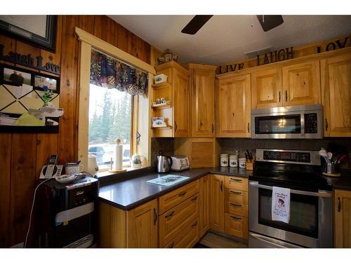 51005 Highway 40 N, Rural Yellowhead County, AB - Indoor Photo Showing Kitchen