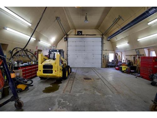 51005 Highway 40 N, Rural Yellowhead County, AB - Indoor Photo Showing Garage