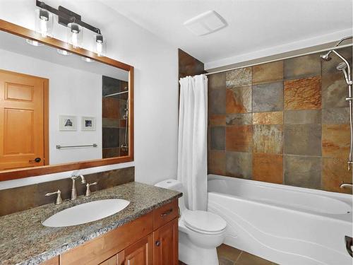 304-505 Spring Creek Drive, Canmore, AB - Indoor Photo Showing Bathroom
