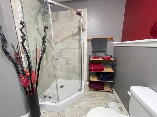 35 Rodeo Way, Whitecourt, AB - Indoor Photo Showing Bathroom
