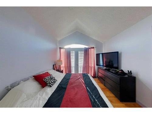 443 68 Street, Edson, AB - Indoor Photo Showing Bedroom