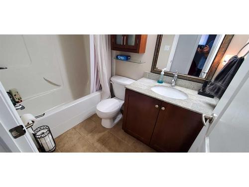 101-5037 7 Ave, Edson, AB - Indoor Photo Showing Bathroom