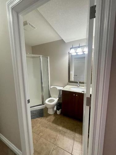 401-5037 7 Avenue, Edson, AB - Indoor Photo Showing Bathroom