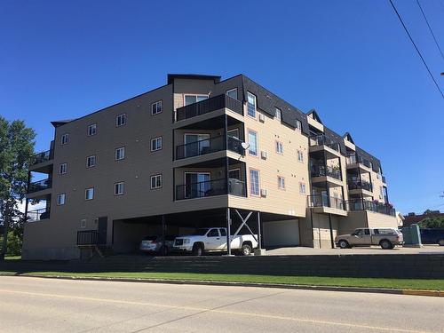 401-5037 7 Avenue, Edson, AB - Outdoor With Balcony