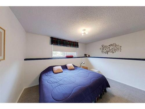 5402 12 Avenue, Edson, AB - Indoor Photo Showing Bedroom