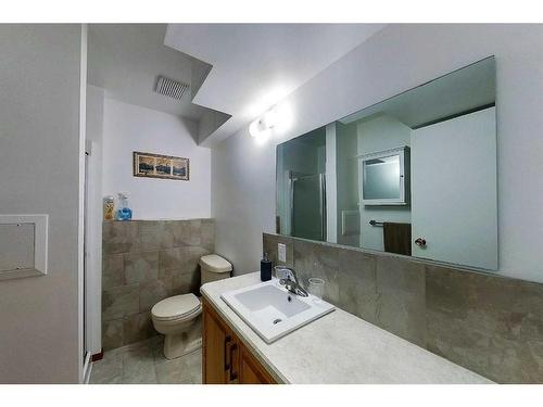 5402 12 Avenue, Edson, AB - Indoor Photo Showing Bathroom