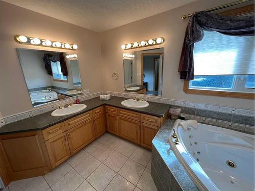 50423A Highway 16, Rural Yellowhead County, AB - Indoor Photo Showing Bathroom