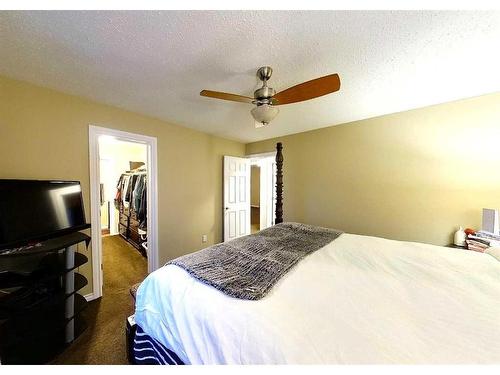 18318 Township Road 534A, Rural Yellowhead County, AB - Indoor Photo Showing Bedroom