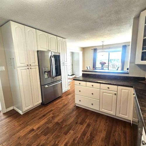 18318 Township Road 534A, Rural Yellowhead County, AB - Indoor Photo Showing Kitchen