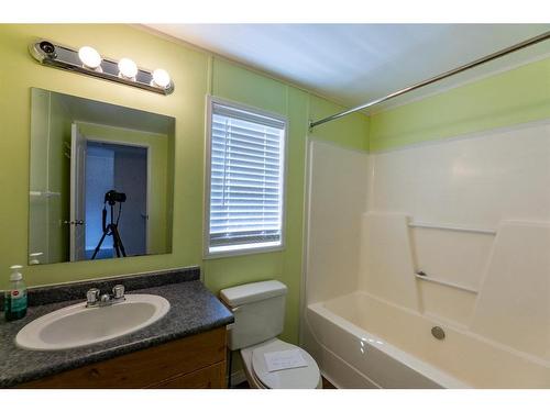 7-24425 East River Road, Rural Yellowhead County, AB - Indoor Photo Showing Bathroom