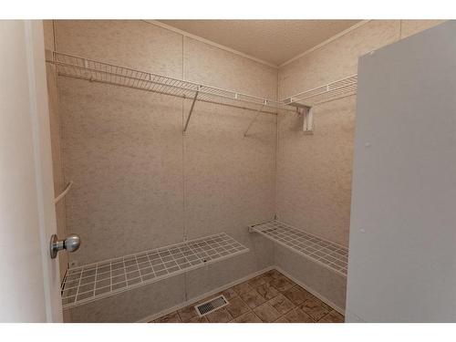 7-24425 East River Road, Rural Yellowhead County, AB - Indoor With Storage
