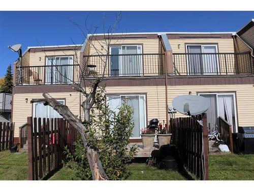 16-5429 10 Avenue, Edson, AB - Outdoor With Balcony With Exterior