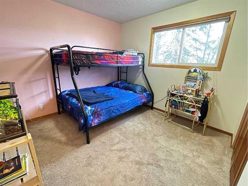 203 Maurer Drive, Hinton, AB - Indoor Photo Showing Bedroom