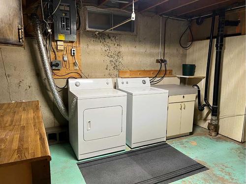 306 8 Street, Fox Creek, AB - Indoor Photo Showing Basement