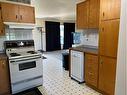 306 8 Street, Fox Creek, AB  - Indoor Photo Showing Kitchen 
