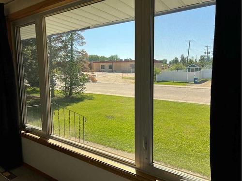 306 8 Street, Fox Creek, AB -  With Deck Patio Veranda With Exterior
