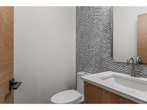 A-290 Three Sisters Drive, Canmore, AB - Indoor Photo Showing Bathroom