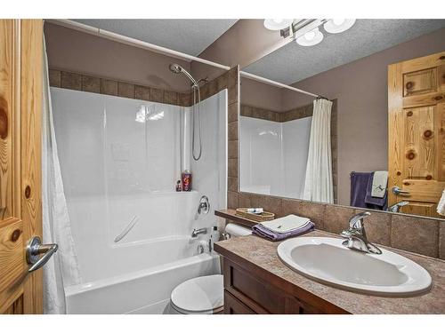 511-80 Dyrgas Gate, Canmore, AB - Indoor Photo Showing Bathroom
