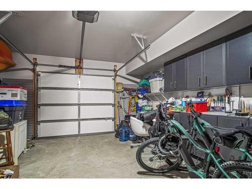 511-80 Dyrgas Gate, Canmore, AB - Indoor Photo Showing Garage