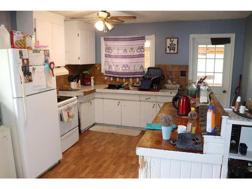53508 Range Road 102A, Rural Yellowhead County, AB - Indoor Photo Showing Kitchen