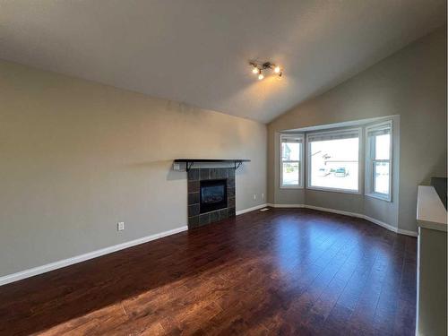 4107 15 Avenue, Edson, AB - Indoor With Fireplace
