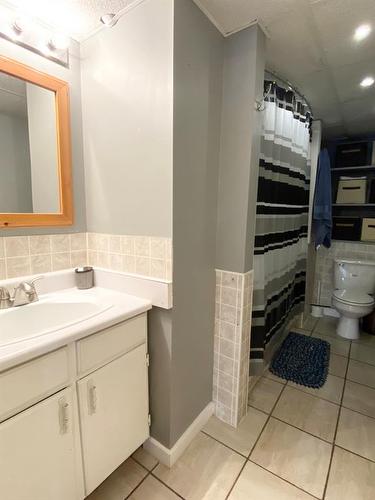 4740 57 Avenue, Whitecourt, AB - Indoor Photo Showing Bathroom