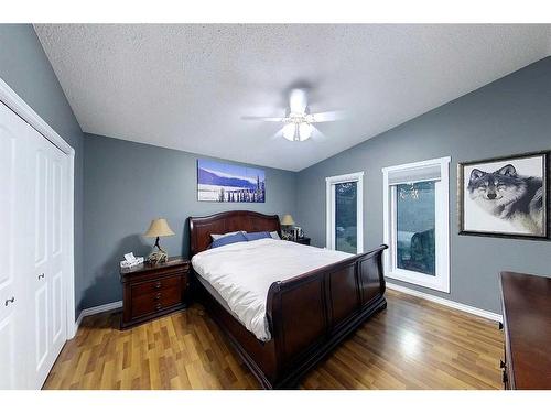 5435 15 Avenue, Edson, AB - Indoor Photo Showing Bedroom