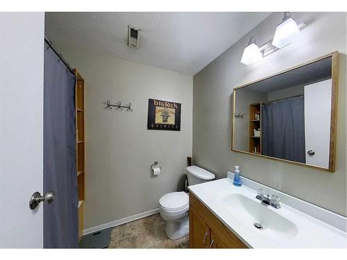 5435 15 Avenue, Edson, AB - Indoor Photo Showing Bathroom