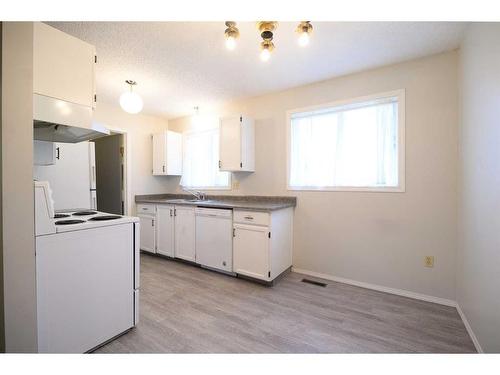 4618 54 Street, Athabasca, AB - Indoor Photo Showing Kitchen