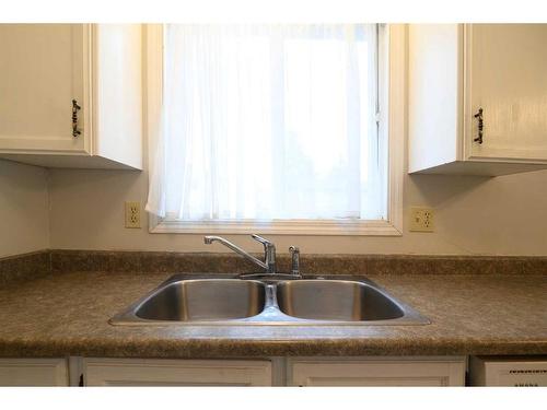 4618 54 Street, Athabasca, AB - Indoor Photo Showing Kitchen With Double Sink