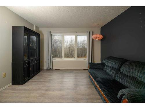 4618 54 Street, Athabasca, AB - Indoor Photo Showing Living Room