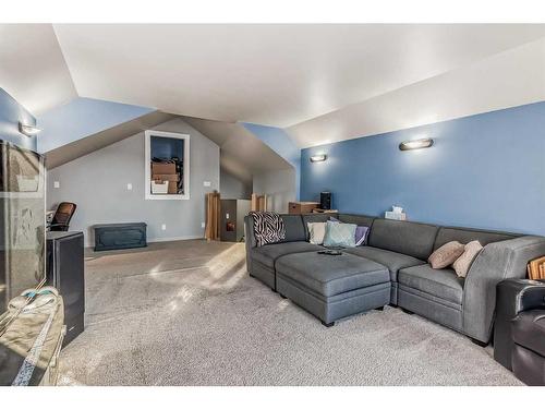 6706 40A Avenue, Stettler, AB - Indoor Photo Showing Living Room