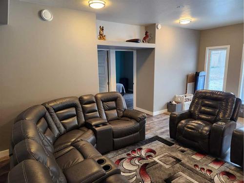 594028 Range Road 130, Rural Woodlands County, AB - Indoor Photo Showing Living Room