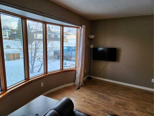 31 Hollinger Drive, Swan Hills, AB - Indoor Photo Showing Other Room