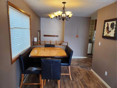 31 Hollinger Drive, Swan Hills, AB - Indoor Photo Showing Dining Room
