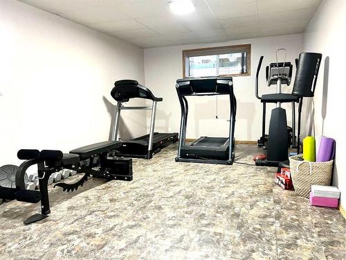 4228 8 Avenue, Edson, AB - Indoor Photo Showing Gym Room