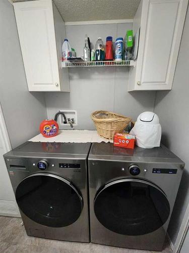 903 5 Avenue, Fox Creek, AB - Indoor Photo Showing Laundry Room